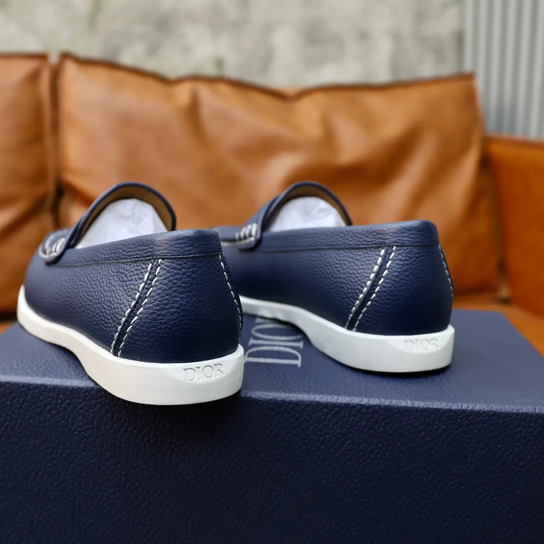 Ex-factory price: 540🙅‍♂️🙅‍♂️🙅‍♂️ Brand: Dior DIOR Standard code: Men's code 38/44 (45 can be customized) Grade: Same as the official website Material: Original cowhide stitching, cowhide lining, original TPU wear-resistant soft outsole Style categories: Leisure and sports version, footwear for driving, young fashion, European and American trends, British style Color: actual picture color